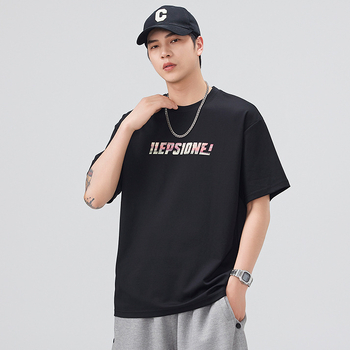 Férfi rövid ujjú póló pamut‑keverék anyagból, betűs nyomtatással, lazább fazon, kerek nyakú, nyár 2025
