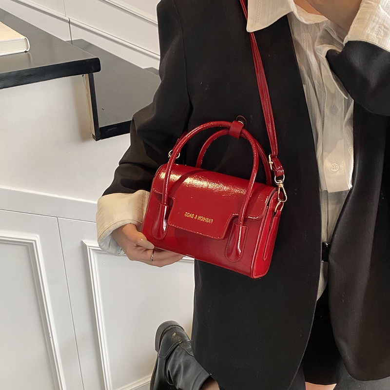 Ženska torbica za ramena s posebnom teksturom, mala kvadratna torbica, ljeto 2025, elegantan stil