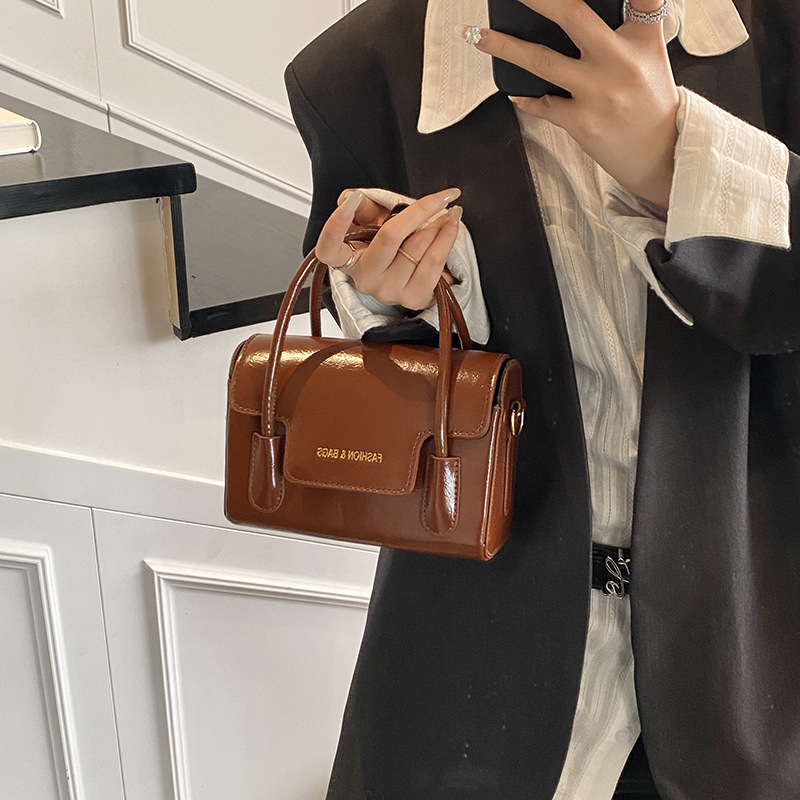 Ženska torbica za ramena s posebnom teksturom, mala kvadratna torbica, ljeto 2025, elegantan stil