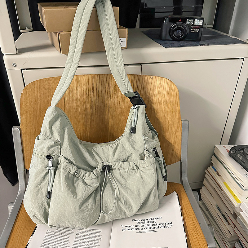 Nylon tote torba velike kapacitete, korejskog stila, zatvarač, može se nositi na ramenu ili crossbody