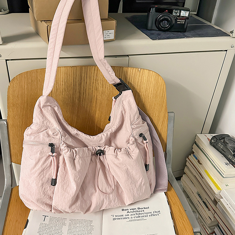 Nylon tote torba velike kapacitete, korejskog stila, zatvarač, može se nositi na ramenu ili crossbody