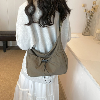 Γυναικεία crossbody τσάντα σε αστικό και καθημερινό στυλ, dumpling σχέδιο, καμβάς, οριζόντια τετράγωνη μορφή, 2024 νέα