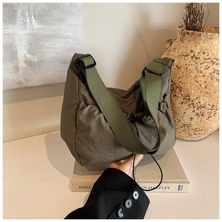 Γυναικεία crossbody τσάντα σε αστικό και καθημερινό στυλ, dumpling σχέδιο, καμβάς, οριζόντια τετράγωνη μορφή, 2024 νέα