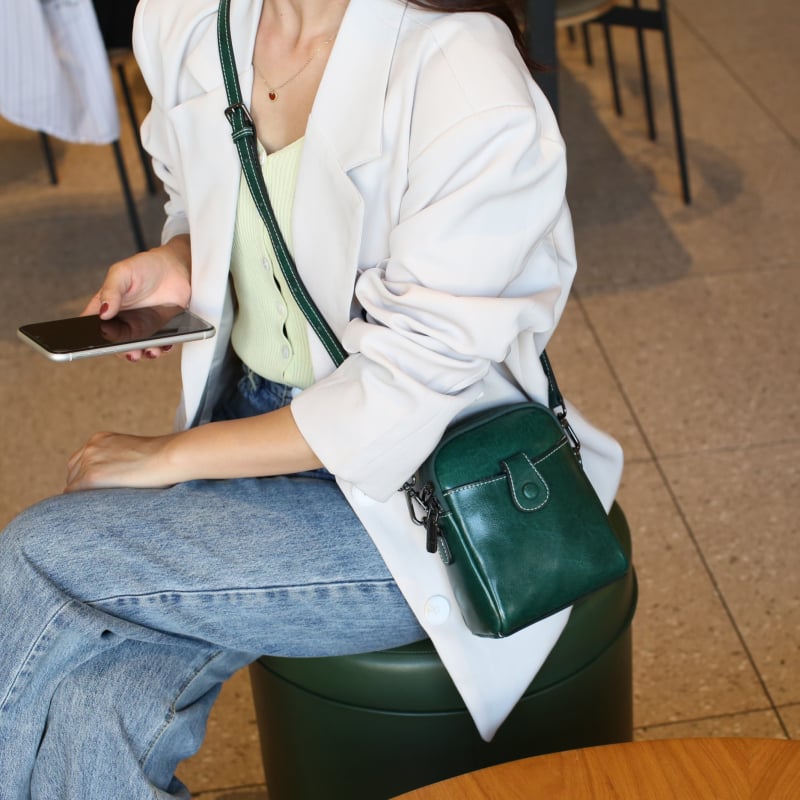 Γυναικεία μικρή τσάντα crossbody από γνήσιο δέρμα με θήκη για κινητό, συμπαγής τετράγωνος σχεδιασμός