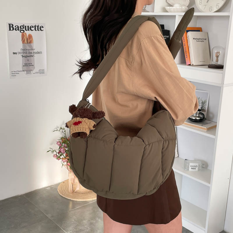 2025 jesen/zima nova pamučna šivana ultra lagana torba oblaka, korejskog stila, ženska ramena crossbody, Dumpling Bag