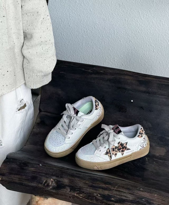 Dječje tenisice s leopard uzorkom, kristalne zvjezdice i Velcro zatvarač, mekana potplata