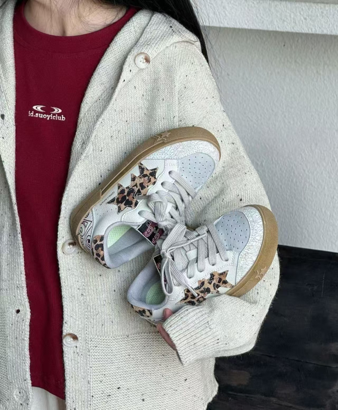 Dječje tenisice s leopard uzorkom, kristalne zvjezdice i Velcro zatvarač, mekana potplata