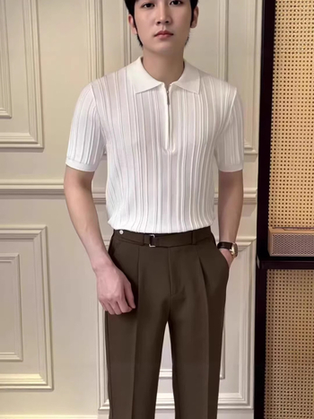 Férfi nyári könnyű kötött polo ing rövid ujjú, fél cipzárral, gallér, karcsú szabás, csíkos jacquard minta