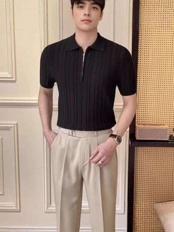 Férfi nyári könnyű kötött polo ing rövid ujjú, fél cipzárral, gallér, karcsú szabás, csíkos jacquard minta