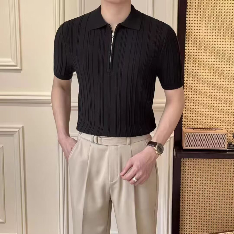 Férfi nyári könnyű kötött polo ing rövid ujjú, fél cipzárral, gallér, karcsú szabás, csíkos jacquard minta