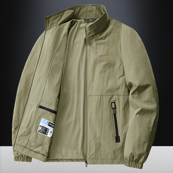 Férfi könnyű szélálló dzseki tavasz-őszre, slim fit, álló gallér, zipzárral, kapucni nélkül, egyszínű nylonból.