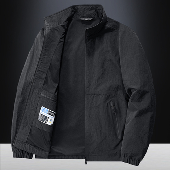 Férfi könnyű szélálló dzseki tavasz-őszre, slim fit, álló gallér, zipzárral, kapucni nélkül, egyszínű nylonból.