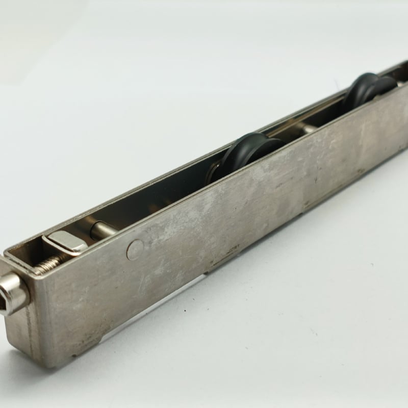 Aluminijska smjesa vrata i prozori – komplet kolotnih valjaka za klizna vrata 16x28