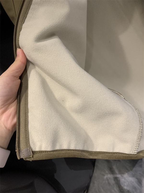 Férfi kapucnis fleece kabát – meleg, vízálló, szélálló és szakadásálló az őszi–téli szezonra
