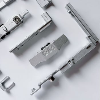 Šarke za prozore s otvaranjem prema unutra i nagibom prema unutra, dodaci od cinkovog legura za aluminijske prozore, velike skrivene šarke za sjeverne regije, model Mhy010
