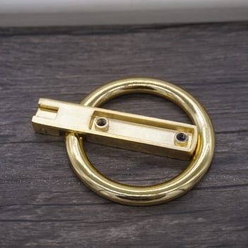 Drška za namještaj od cinkovog legura s kružnim prstenom, dvije rupe za ugradnju na vrata ormarića i ladice, boja staro-zlatno-brončana, moderni minimalistički dizajn
