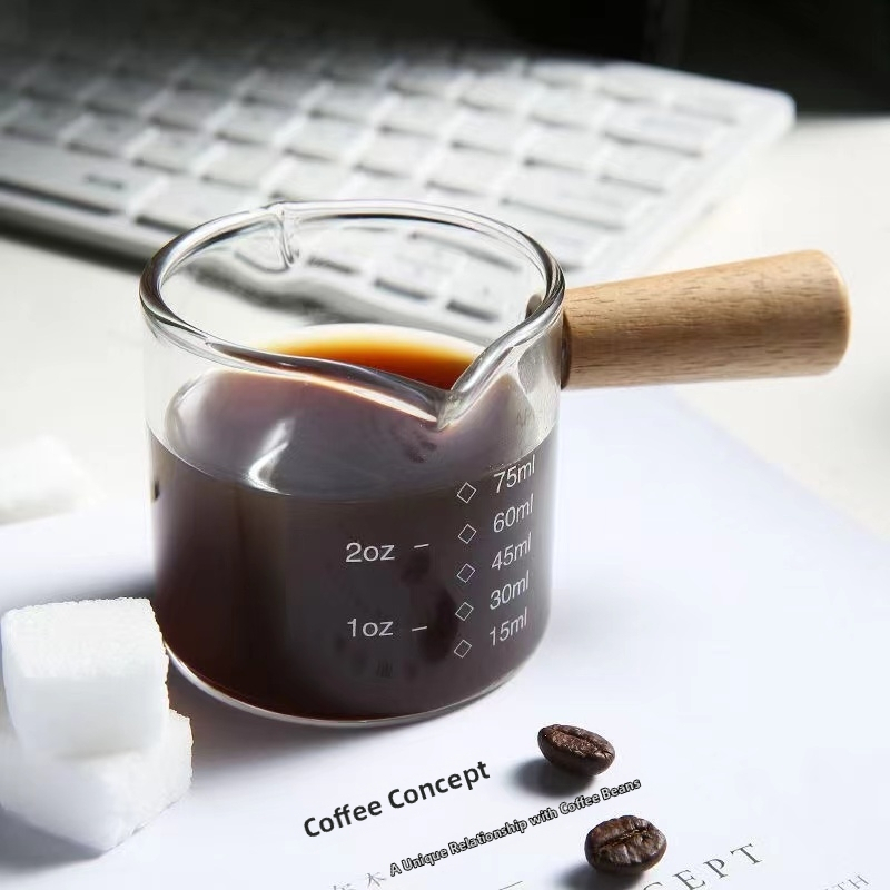 Niche dizajno espresso sklenená šálka s dreveným držadlom, meracia stupnica, tepelne odolná mini šálka na mlieko a kanvička na ochucovadlá