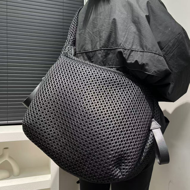 Unisex crossbody τσάντα από διχτυωτό ύφασμα, ελαφριά, με μεγάλη χωρητικότητα, καπιτονέ σχεδίαση από νάιλον