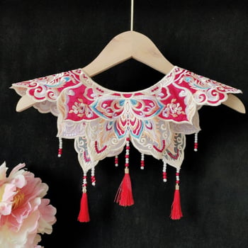 Vintage Hanfu gallér kiegészítő felhő-váll részekkel és tassel medállal, lótuszlevél dizájn, poliészter