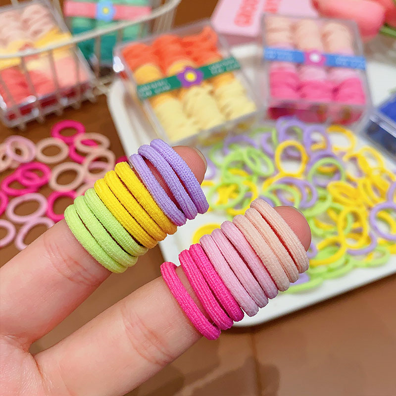 Gyerekeknek szánt candy színű hajgumik – kíméletesek a hajhoz, kiegészítő a copfhoz