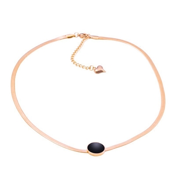 Ženski choker ogrlica, minimalistički kratki lančić, izražajan dizajn, moderno i elegantno.