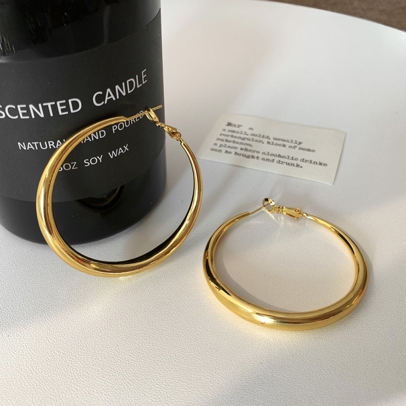 Velike naušnice u obliku kružne petlje od bakra s premazom zlatom 18K – elegantne, luksuzne i svestrane za žene