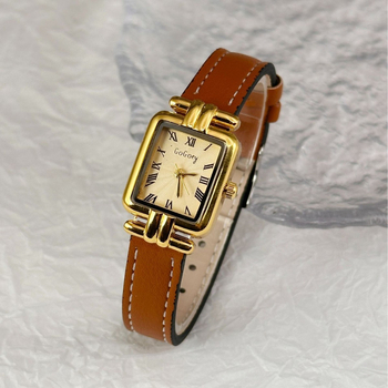 Női négyszögletes karóra, kis méretű, minimalist stílusú, római retro arany, elegáns mindennapi időmérő