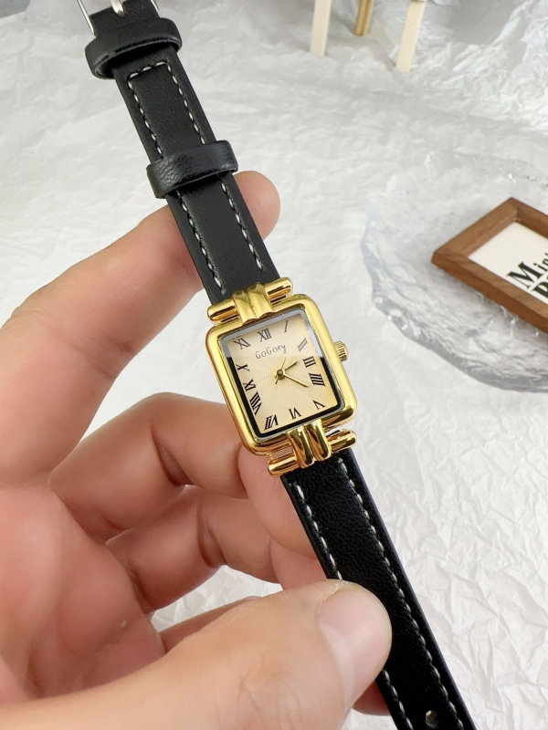 Női négyszögletes karóra, kis méretű, minimalist stílusú, római retro arany, elegáns mindennapi időmérő
