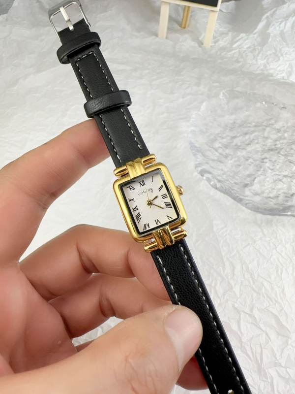 Női négyszögletes karóra, kis méretű, minimalist stílusú, római retro arany, elegáns mindennapi időmérő