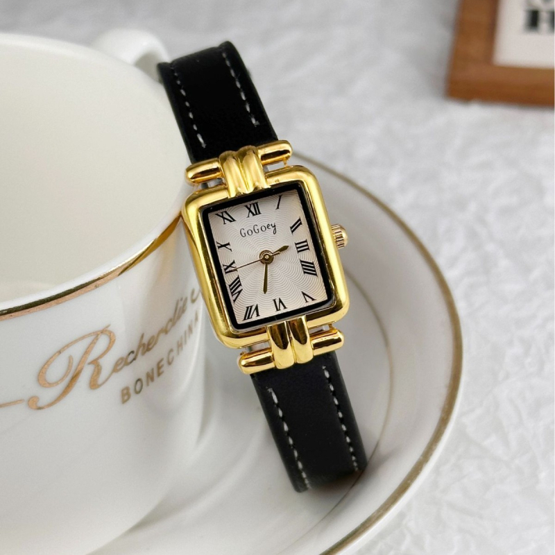 Női négyszögletes karóra, kis méretű, minimalist stílusú, római retro arany, elegáns mindennapi időmérő