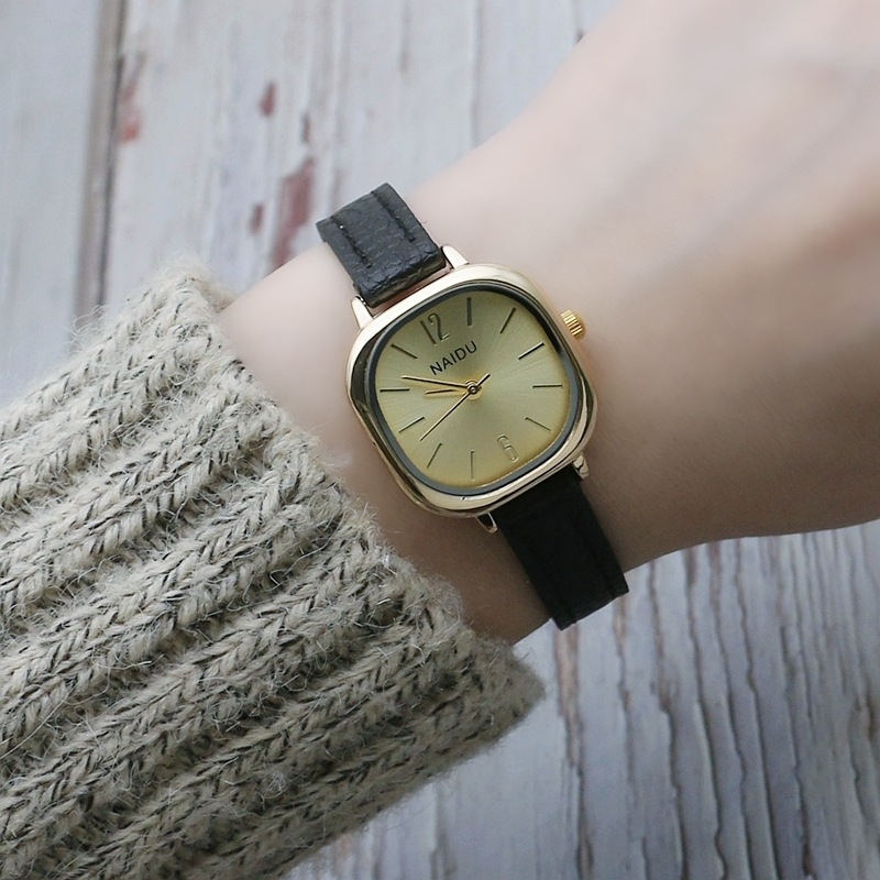 Unisex sat s ovalnim brojčanikom, kvarc, remen od umjetne kože, model 0827