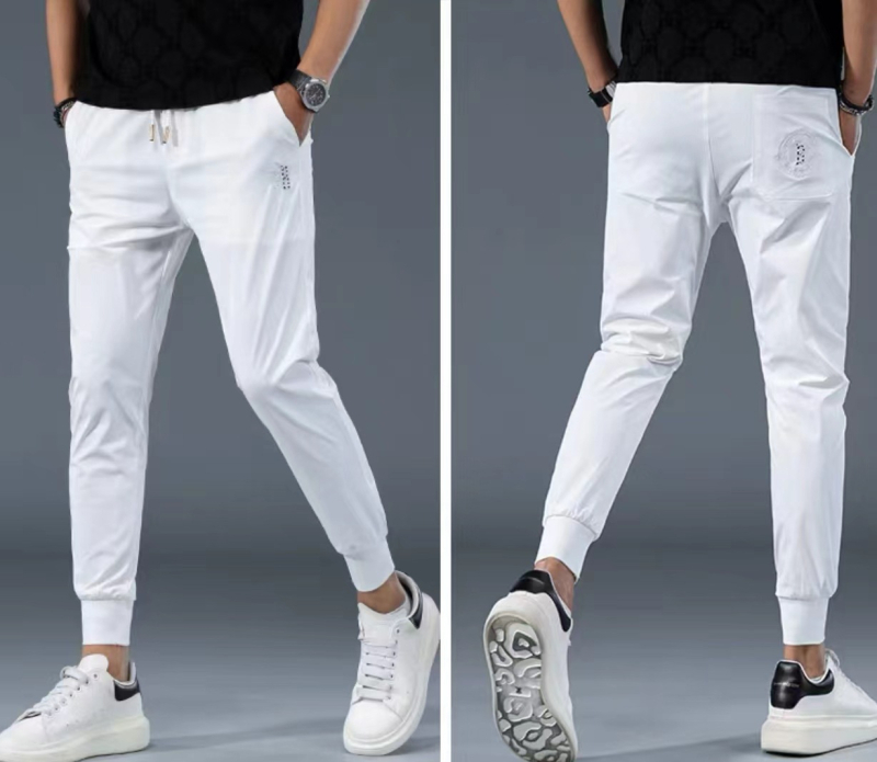 Ljetne muške casual hlače od laganog ice silk materijala, brzo se suše, crne, s tiskom slova i prugama, s elastičnim završecima
