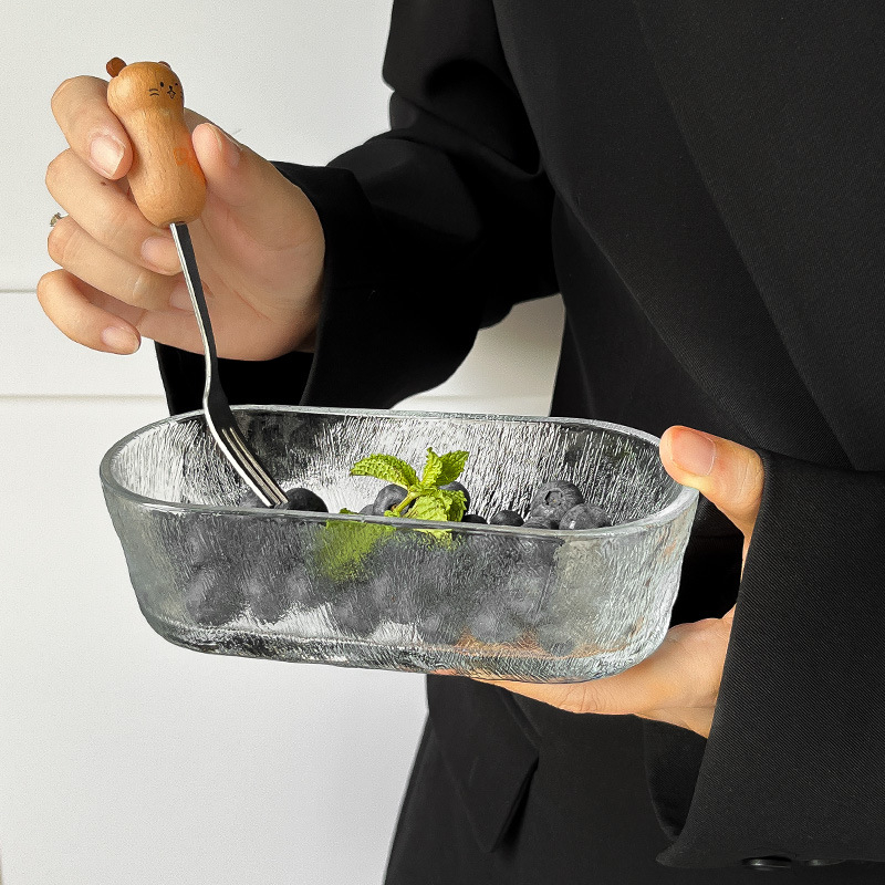 Οβάλ γυάλινο μπολ για σνακ, φρούτα, σαλάτες και επιδόρπια - απλός μοντέρνος σχεδιασμός