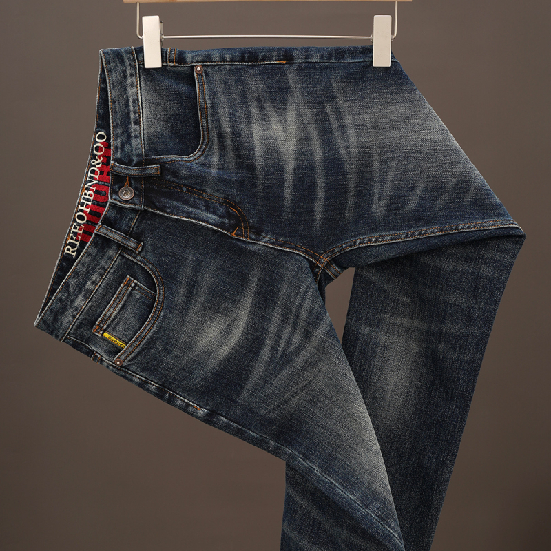 Ανδρικά μπλε τζινς σε εφαρμογή slim-fit με ίσιο κόψιμο, μοντέρνο κορεάτικο στυλ, ελαστικά καθημερινά παντελόνια για την άνοιξη