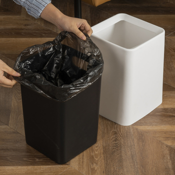 Coș de gunoi din plastic, pătrat, 12 L, fără capac, destinat utilizării comerciale, pentru living, bucătărie și baie.