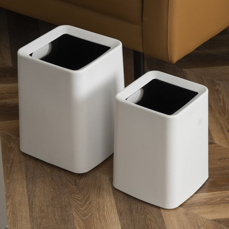 Coș de gunoi din plastic, pătrat, 12 L, fără capac, destinat utilizării comerciale, pentru living, bucătărie și baie.