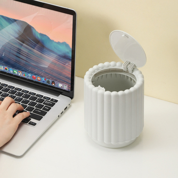 Yongsheng 2518 Mini coș de gunoi pentru birou, design cu floarea-soarelui, cu capac, deschidere prin apăsare, organizator de birou pentru casă