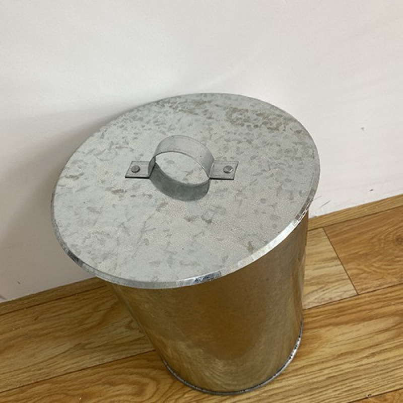 Găleată metalică galvanizată rezistentă la foc, cu capac, formă rotundă pentru depozitare în exterior, potrivită pentru uz sanitar și arderea hârtiei