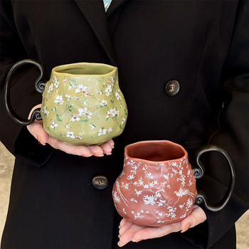Ceașcă ceramică lucrată manual, cu design unic pentru uz casnic