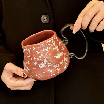 Ceașcă ceramică lucrată manual, cu design unic pentru uz casnic