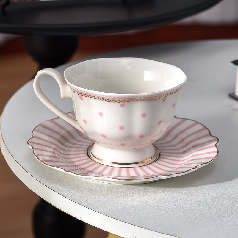 Set de cești de cafea din ceramică cu farfuriu și mâner, capacitate mică, estetică înaltă, design creativ, lux discret, de înaltă calitate, pentru uz casnic și în restaurante
