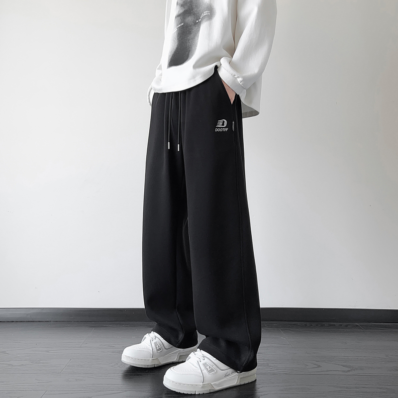 Pantaloni sport casual pentru băieți tineri, primăvară-toamnă, croială largă, drepti, talie medie-înaltă, închidere cu șiret, imprimeu text