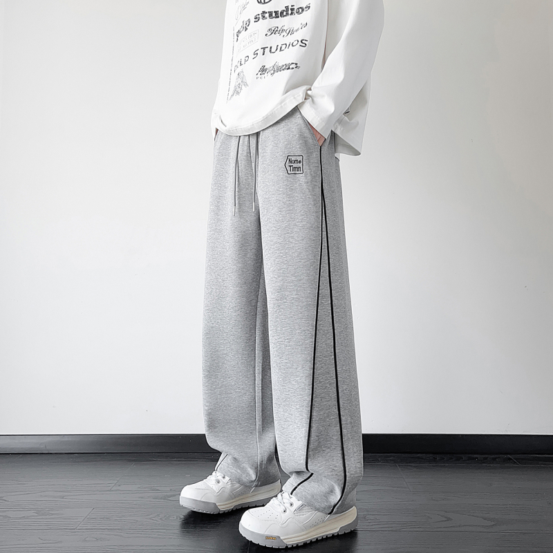 Pantaloni sport casual pentru băieți tineri, primăvară-toamnă, croială largă, drepti, talie medie-înaltă, închidere cu șiret, imprimeu text