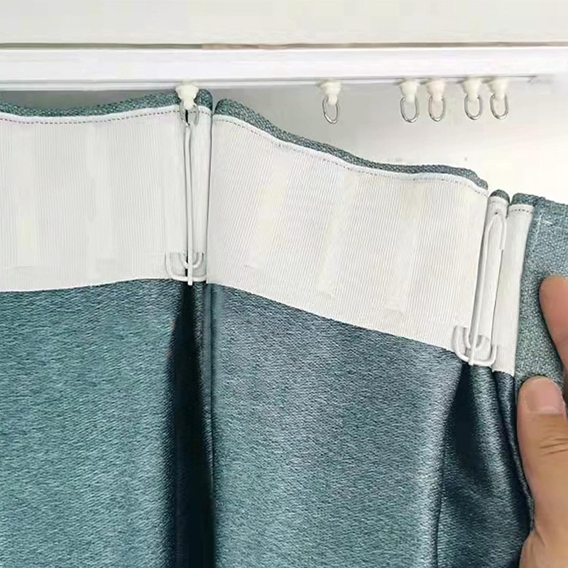 6 m závesový materiál s 15 kovovými háčikmi