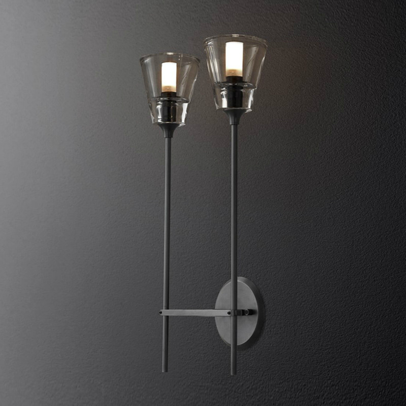 Moderná minimalistická nástenná lampa z kovu, s jednou alebo dvoma hlavami, do spálne alebo chodby