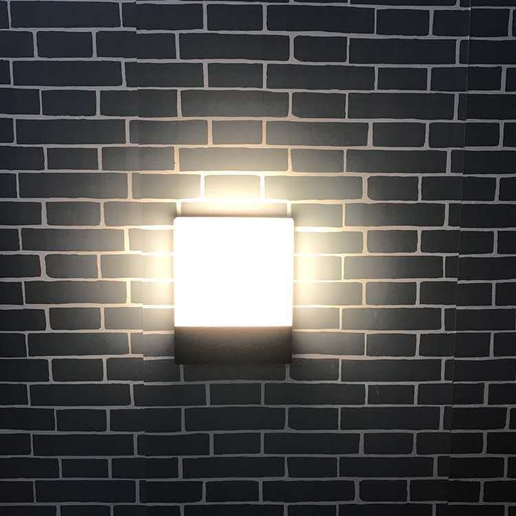 Vonkajšia stena so senzorom pohybu, vodotesná LED nástenná lampa, štvorcové hliníkové telo, 160×90 mm