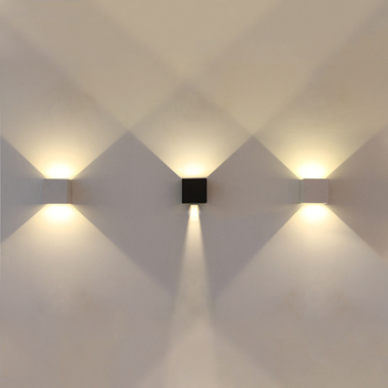 LED vodotesná vonkajšia nástenná lampa, štvorcová, hliníková, na balkón, záhradu a spálňu.