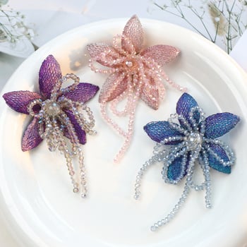 DIY dodaci nakit: cvijet od kristalnih perli s resicama, elegantan dodatak za kosu