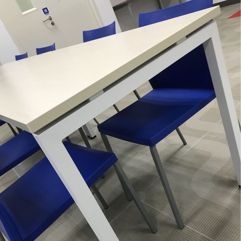 Snap-on aluminijski okvir stola za uredski namještaj – pogodan za stolove za računala, konferencijske i trening stolove, po mjeri