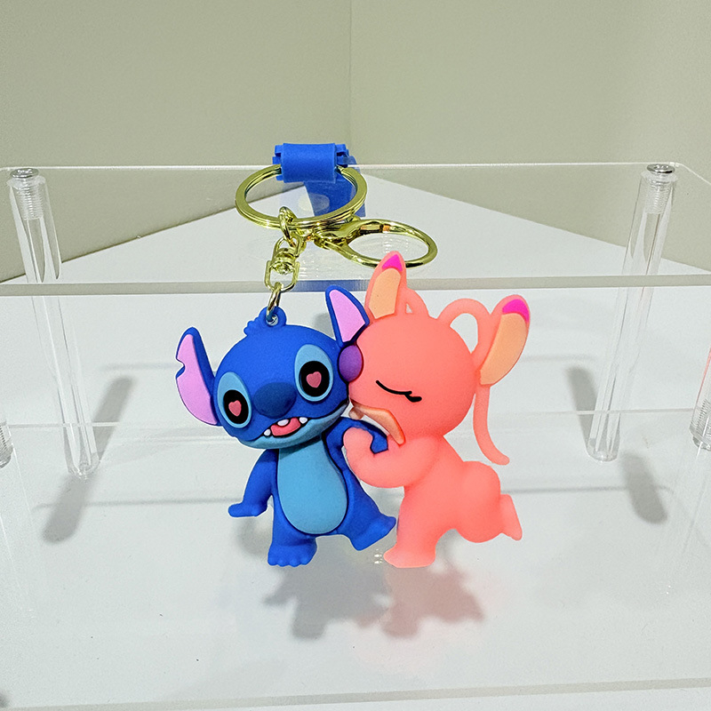 Privjesak za ključeve Stitch — crtani dizajn studentskog kampusa, sladak privjesak za kostimiranu zabavu